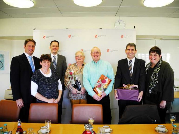 (v. l. n. r.): Bg. Sitte, Petra Ginz (Weingut Ginz), OB Ebling, Norbert Rehm (Mainz, 3. Platz), Markus Maier (Wiesbaden, 1. Platz), Dieter Krüger (Alzey, 2. Platz), Sigrid Lemb-Becker (Die Mainzer Winzer e.V.)